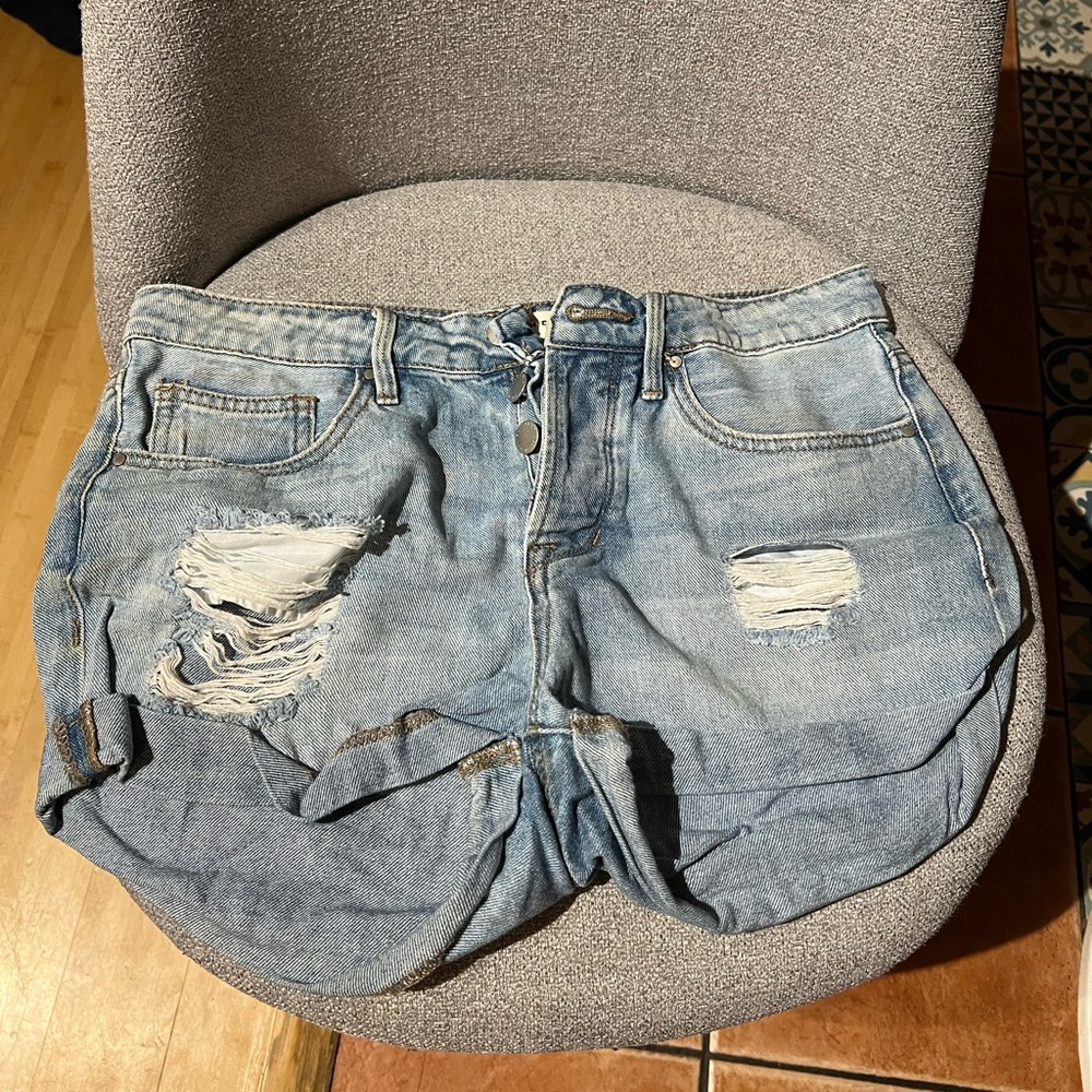Bullhead Denim Super Cute Light Blue Denim Jean Shorts Size 26 Waist